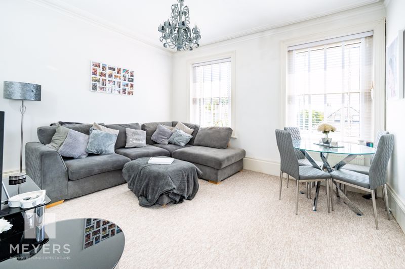 1 bed flat for sale in The Cedars, Southampton Road, Ringwood BH24, £195,000