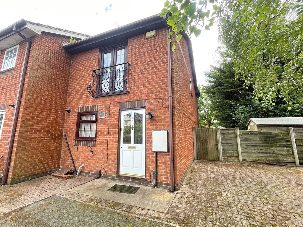 2 bed mews house for sale in Keats Mews, Manchester M23, £200,000