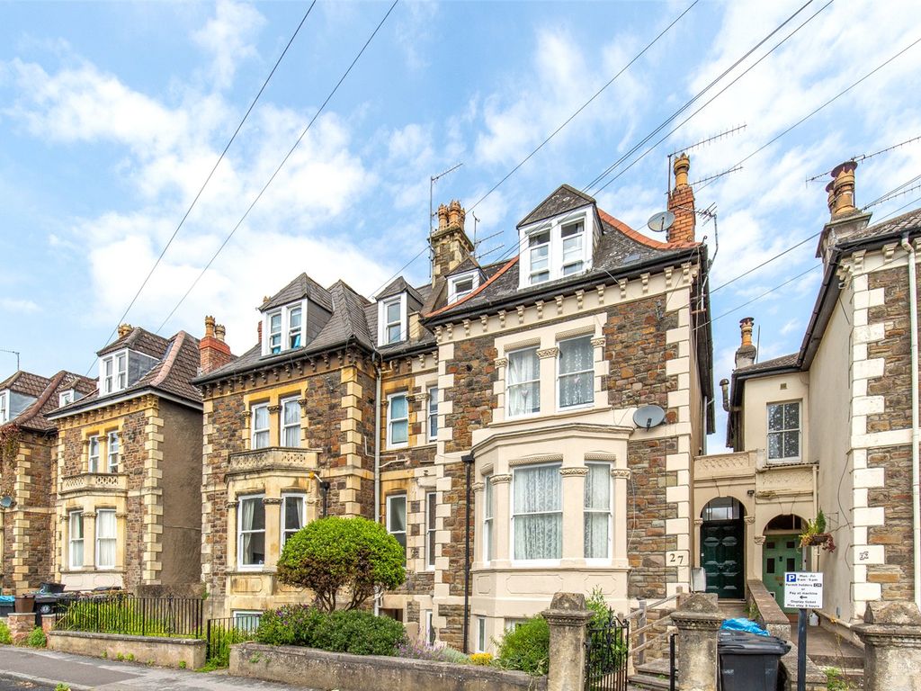 2 bed flat for sale in Waverley Road, Bristol BS6, £300,000