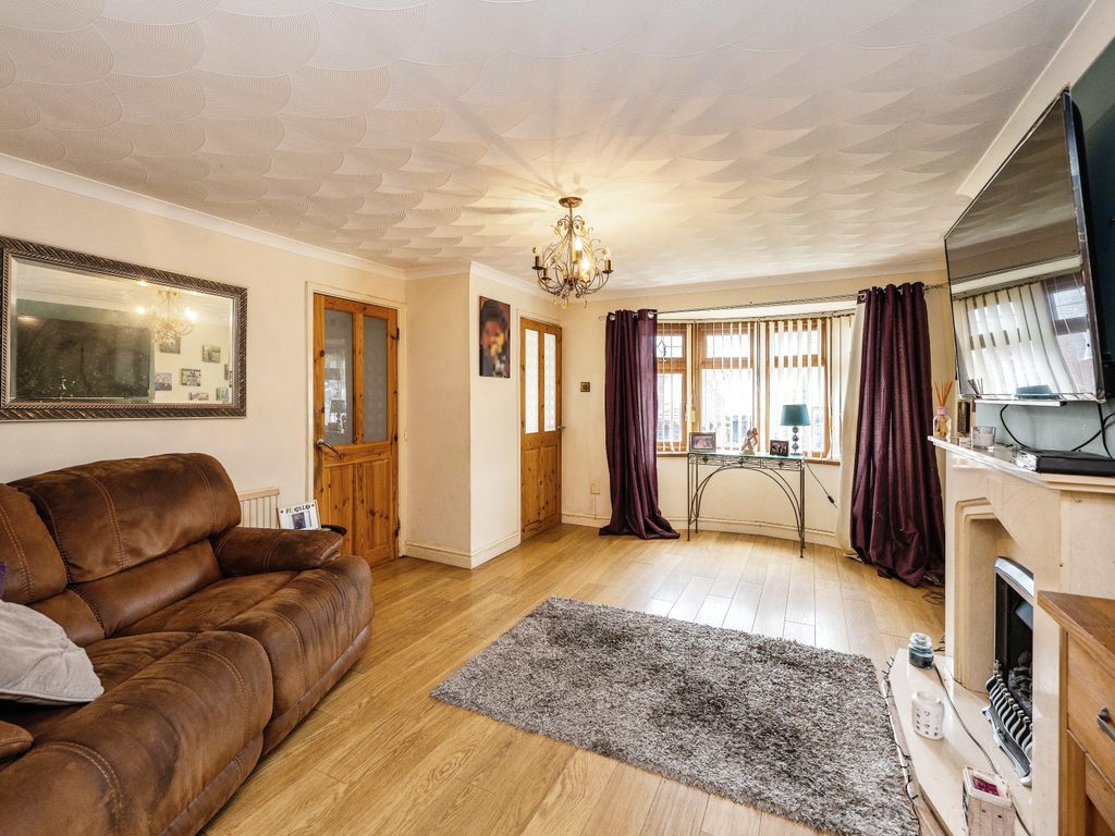3 bed detached house for sale in Bryn Morgrug, Alltwen, Pontardawe, Neath Port Talbot SA8, £250,000