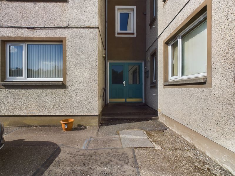 2 bed flat for sale in Ythan Court, Ellon AB41, £95,000