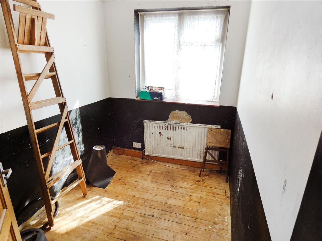 3 bed semi-detached house for sale in Barnsite Close, Rustington, Littlehampton BN16, £260,000