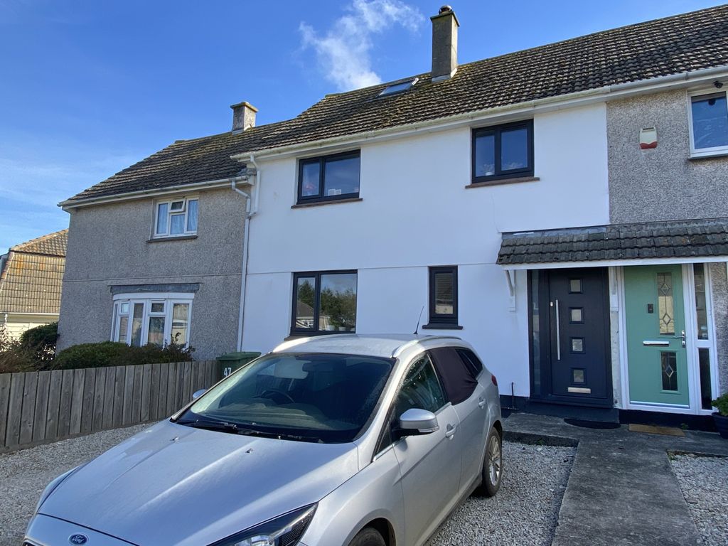 3 bed terraced house for sale in Trevithick Crescent, Hayle TR27, £250,000