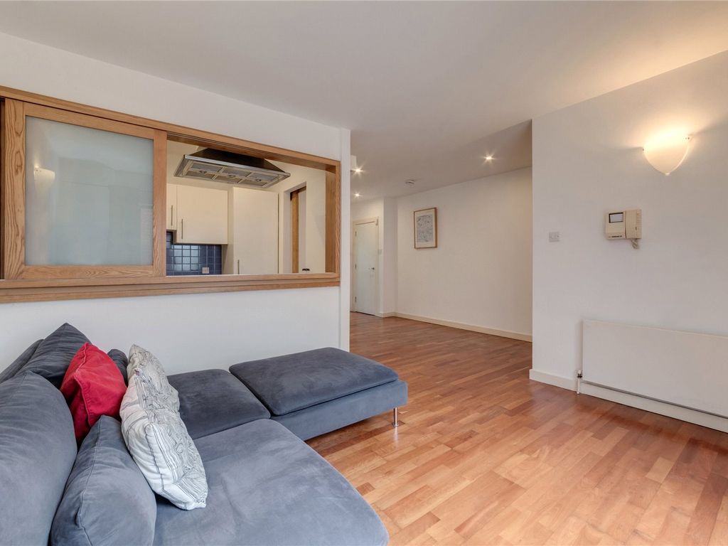 1 bed flat for sale in Hutching