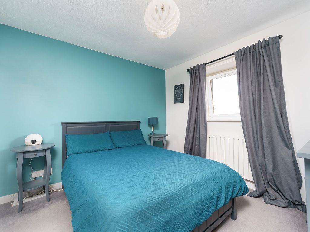 4 bed detached house for sale in Glen Shiel Grove, Dunfermline KY11, £275,000
