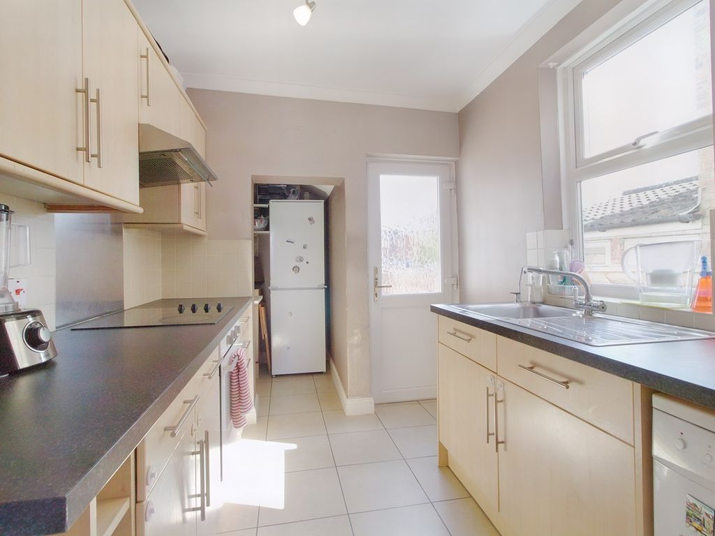 2 bed terraced house for sale in Littles Crescent, Ipswich IP2, £160,000