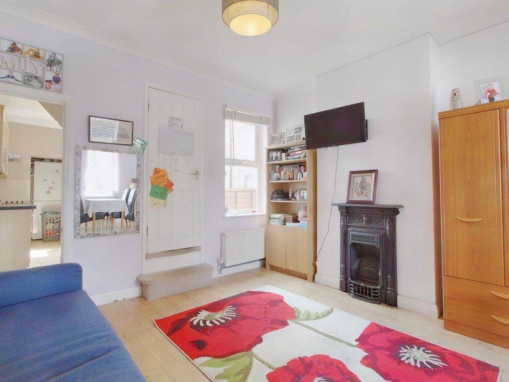 2 bed terraced house for sale in Littles Crescent, Ipswich IP2, £160,000