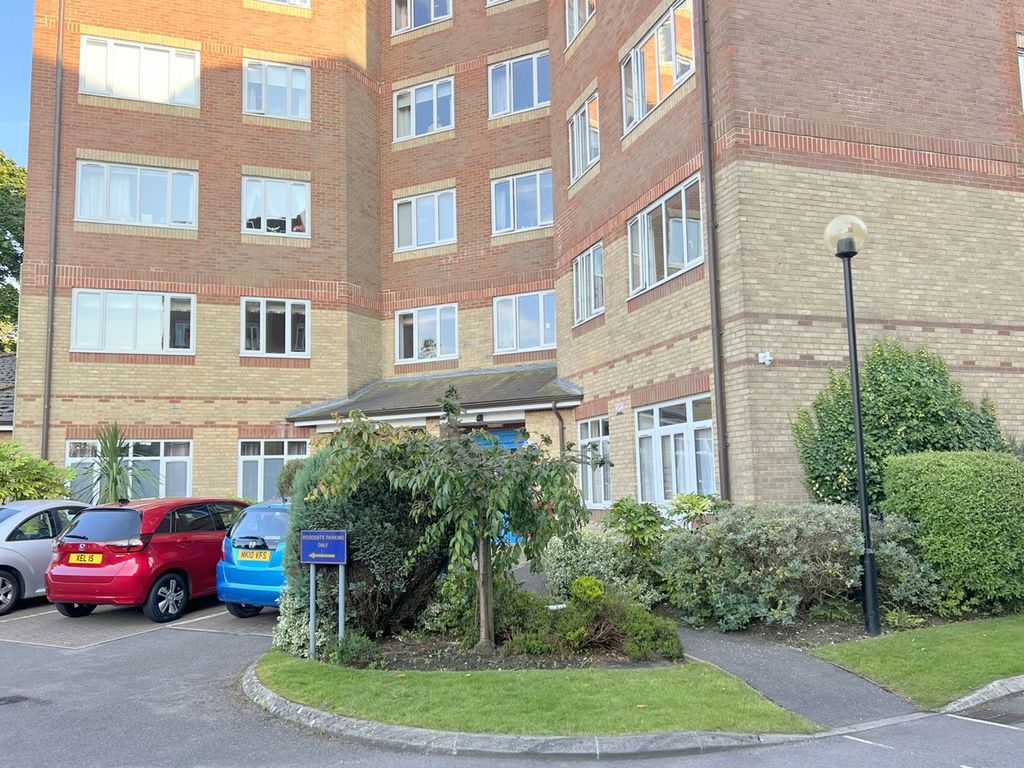 1 bed property for sale in 37, Lindsay Road, Branksome Park, Poole BH13, £175,000