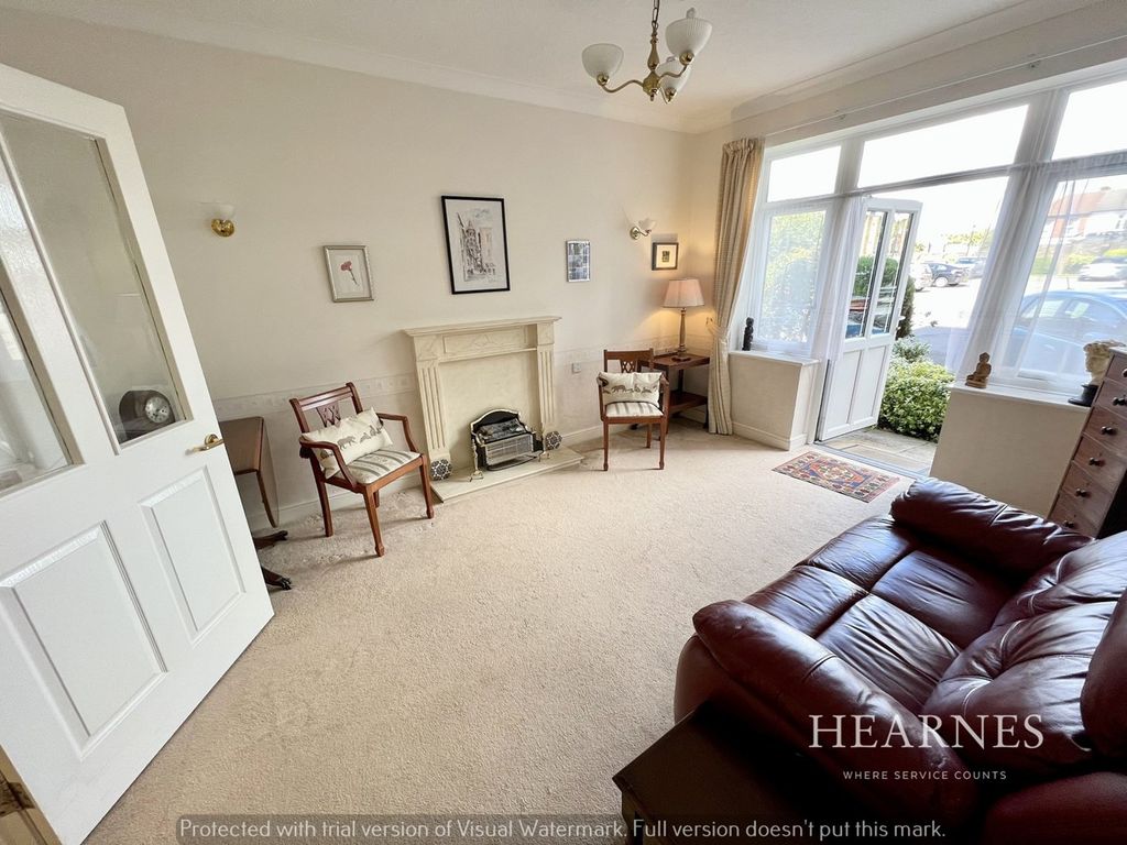 1 bed property for sale in 37, Lindsay Road, Branksome Park, Poole BH13, £175,000