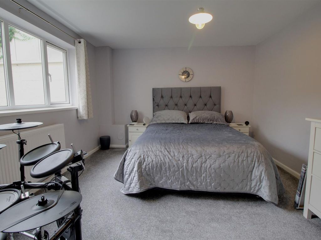 3 bed flat for sale in Bristol Road, Gloucester GL1, £190,000