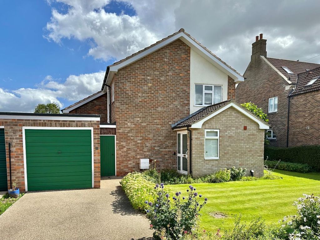 3 bed detached house for sale in Gill Croft, Easingwold, York YO61, £290,000