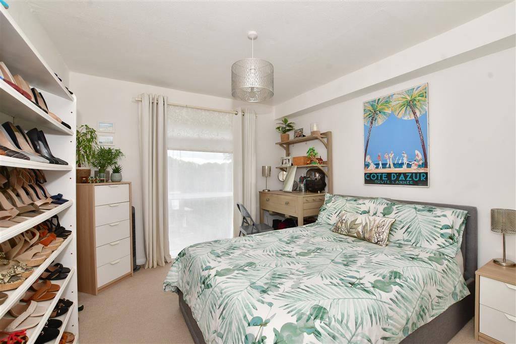 1 bed flat for sale in Cheam Road, Sutton, Surrey SM1, £280,000