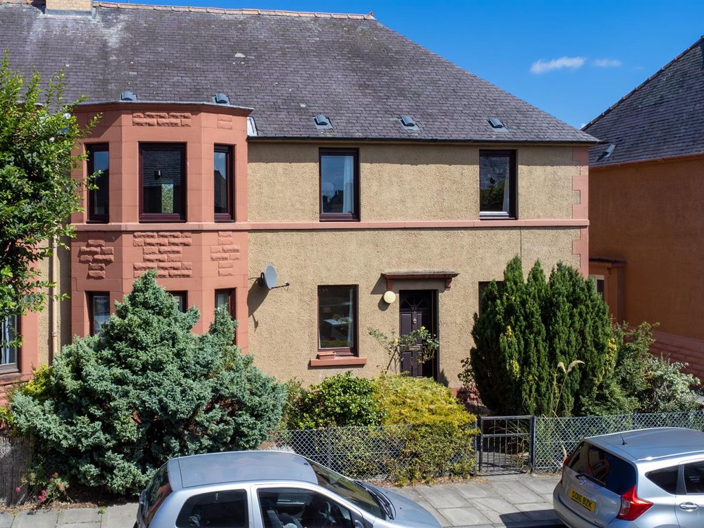 3 bed flat for sale in Grovehill, Kelso TD5, £127,000