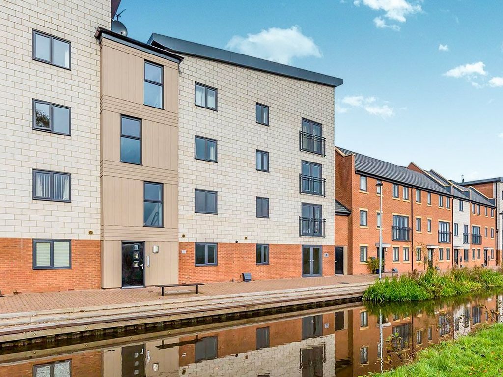 2 bed flat for sale in Quay Side, Stoke-On-Trent, Staffordshire ST1, £105,000