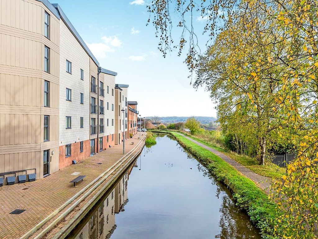 2 bed flat for sale in Quay Side, Stoke-On-Trent, Staffordshire ST1, £105,000