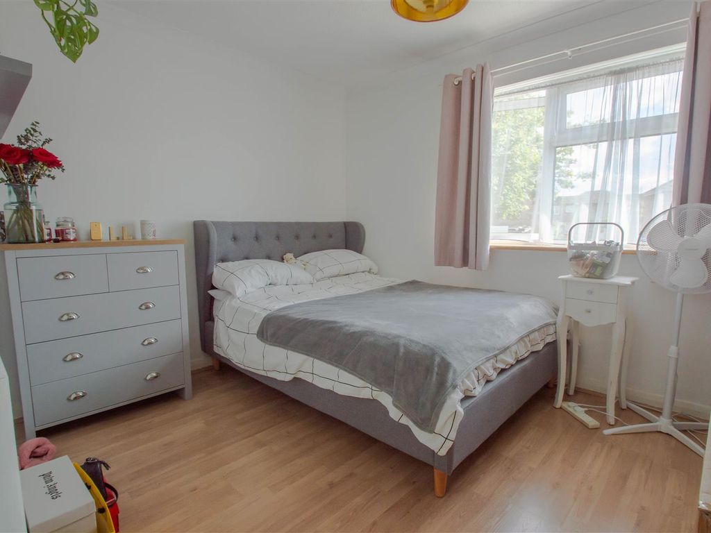 4 bed property for sale in Abington Place, Haverhill CB9, £250,000