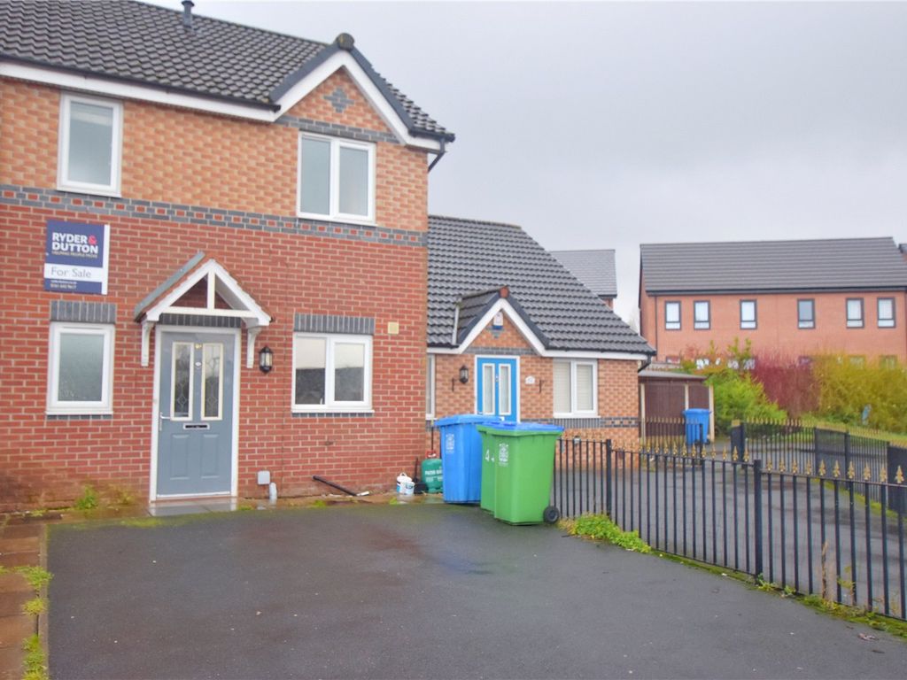 3 bed terraced house for sale in Lorton Close, Middleton, Manchester M24, £190,000