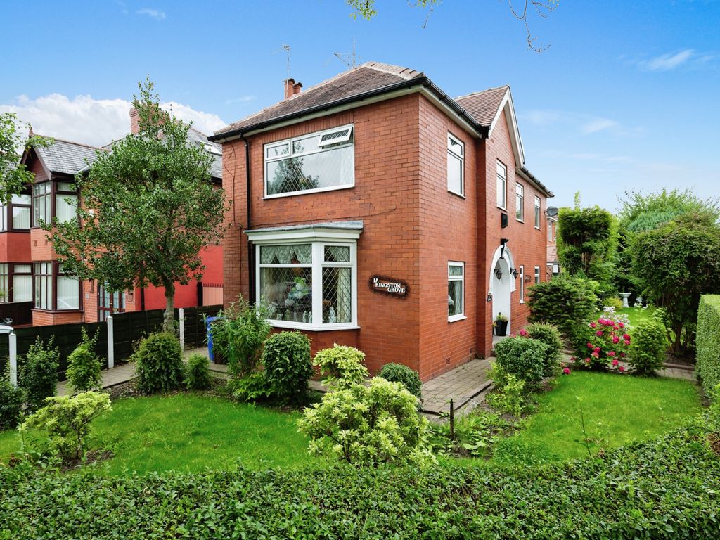 3 bed detached house for sale in Kingston Grove, Manchester M9, £310,000
