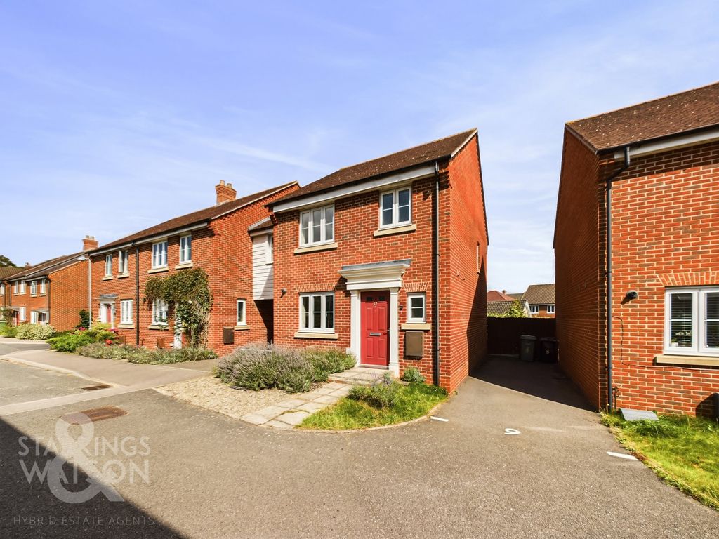 3 bed link-detached house for sale in Badger Road, The Hampdens, Norwich NR5, £250,000