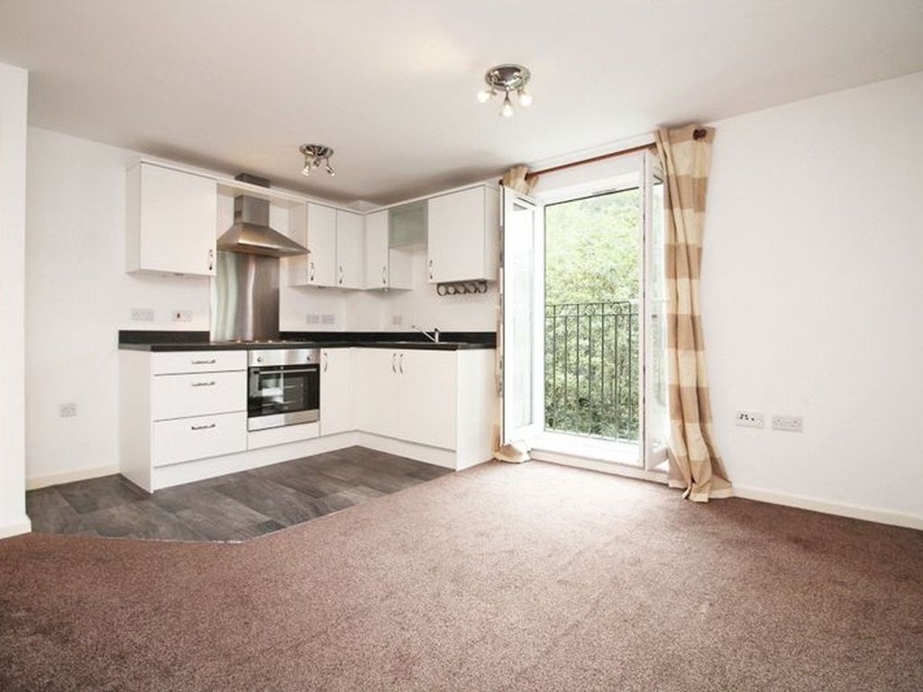 1 bed flat for sale in Waterside Gardens, Bolton BL1, £70,000