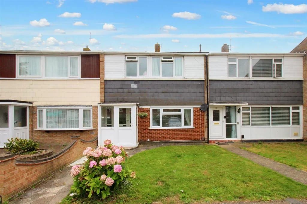 3 bed terraced house for sale in Yardeley, Basildon SS15, £315,000