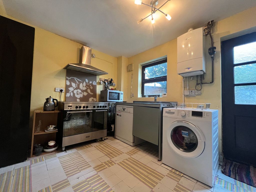 2 bed terraced house for sale in Foster Drive, Penylan CF23, £170,000