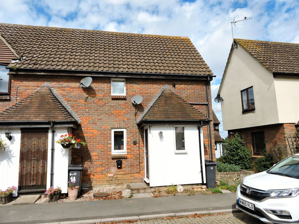 1 bed end terrace house for sale in Garnetts Lane, Dunmow CM6, £199,995
