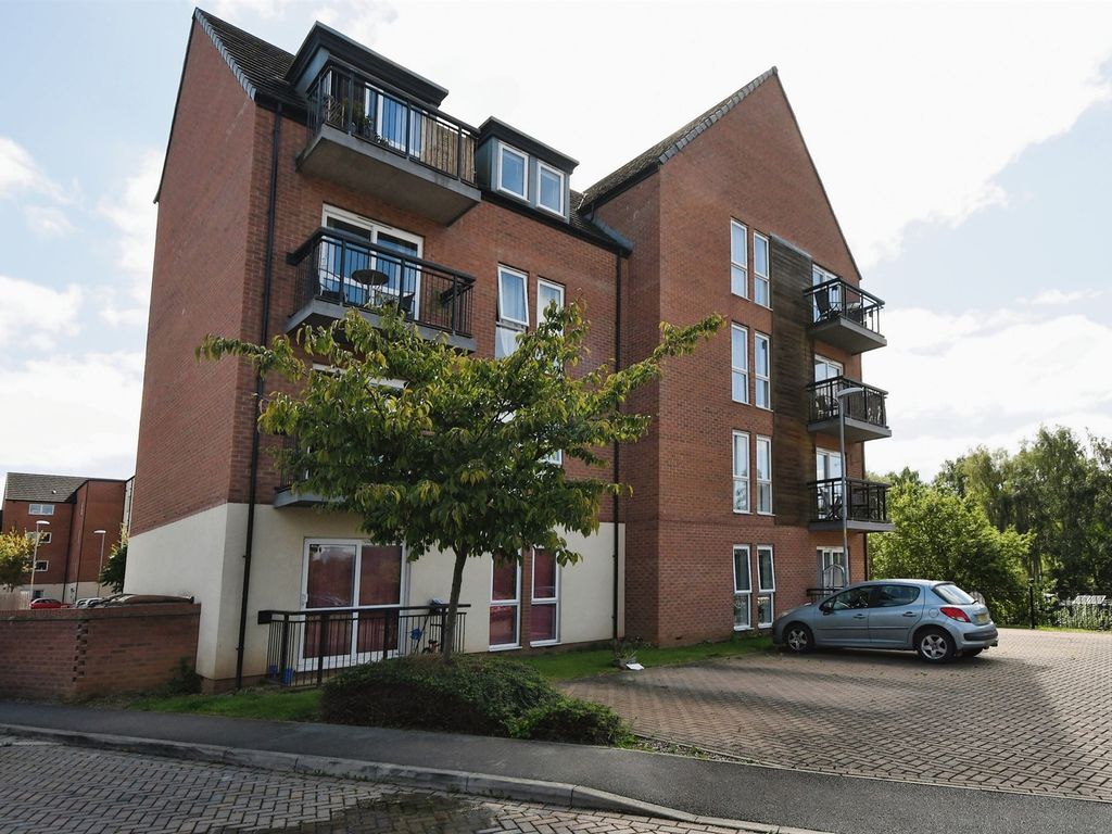 2 bed flat for sale in Angelica Road, Lincoln LN1, £170,000
