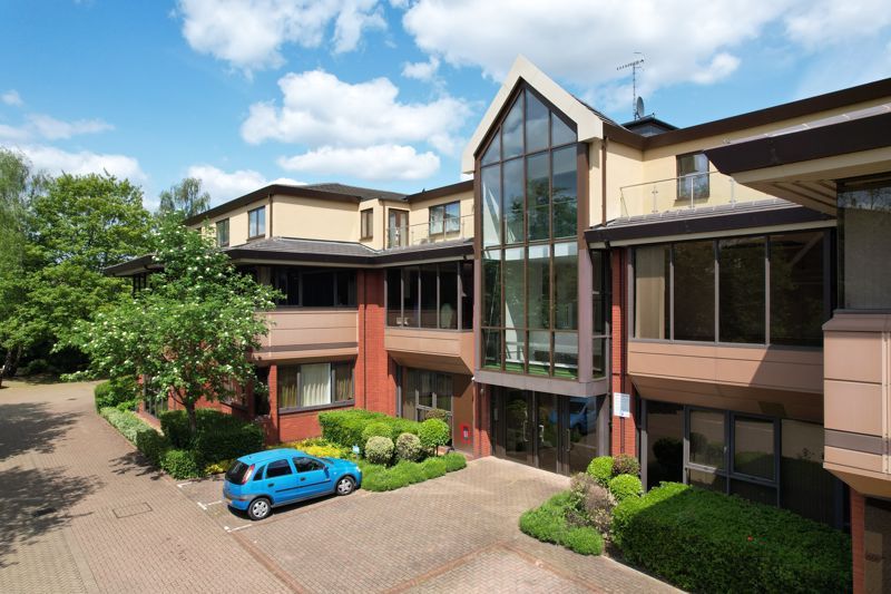 1 bed flat for sale in Weirview Place, Cattershall Lane, Godalming GU7, £200,000