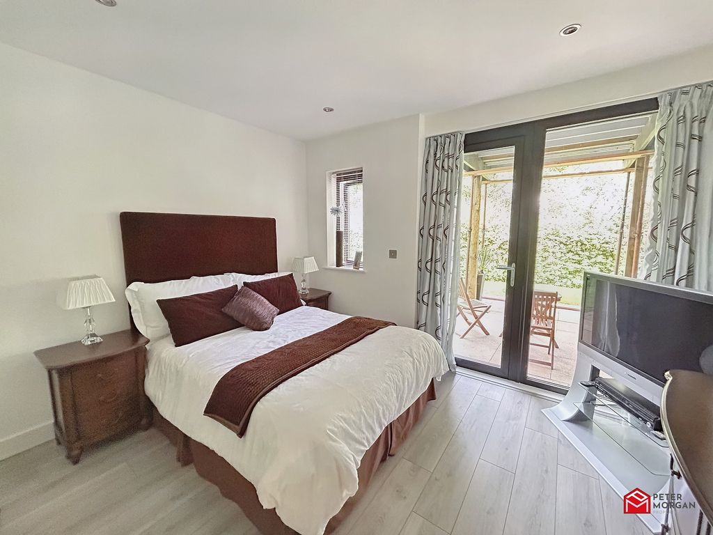 3 bed flat for sale in Woodridge, Bridgend, Bridgend County. CF31, £290,000