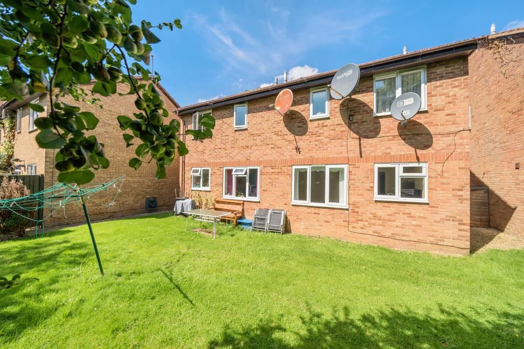 1 bed flat for sale in Bicester, Oxfordshire OX26, £200,000