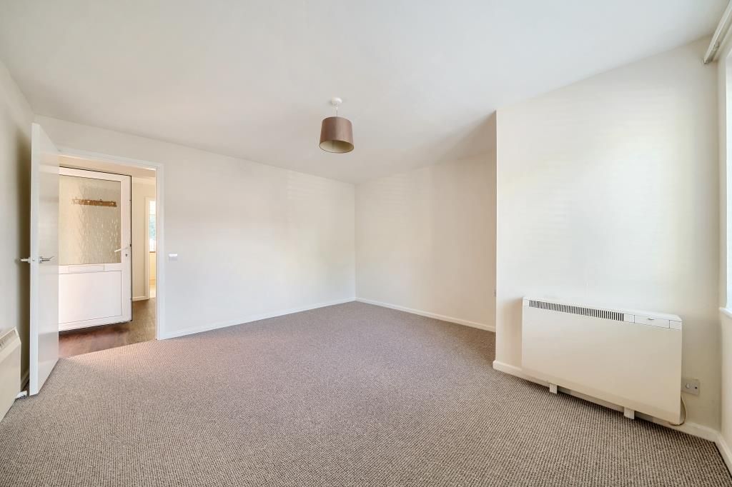 1 bed flat for sale in Bicester, Oxfordshire OX26, £200,000
