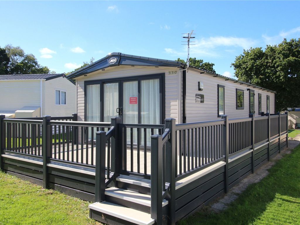 3 bed mobile/park home for sale in Spinney, Hoburne Bashley Park, New Milton, Hampshire BH25, £59,950