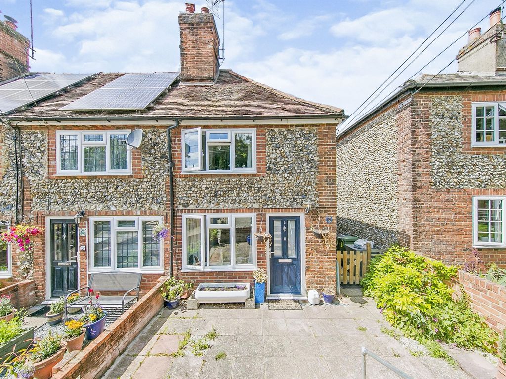 2 bed end terrace house for sale in Church Street, Great Maplestead, Halstead CO9, £300,000