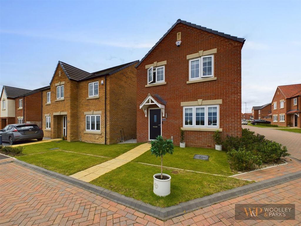 3 bed detached house for sale in Welbourn Gardens, Driffield YO25, £230,000
