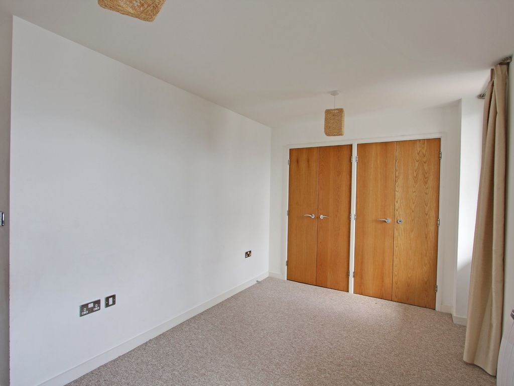 2 bed penthouse for sale in Cross Street, Portsmouth PO1, £260,000