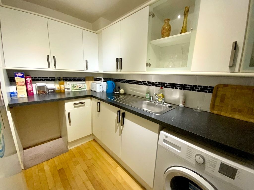 2 bed maisonette for sale in Wardens Lodge, North Street, Daventry NN11, £147,000