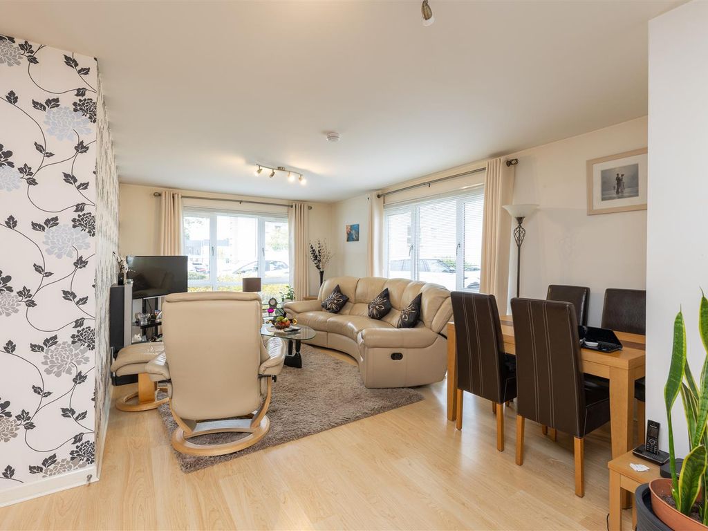 2 bed flat for sale in Monart Road, Perth PH1, £144,950