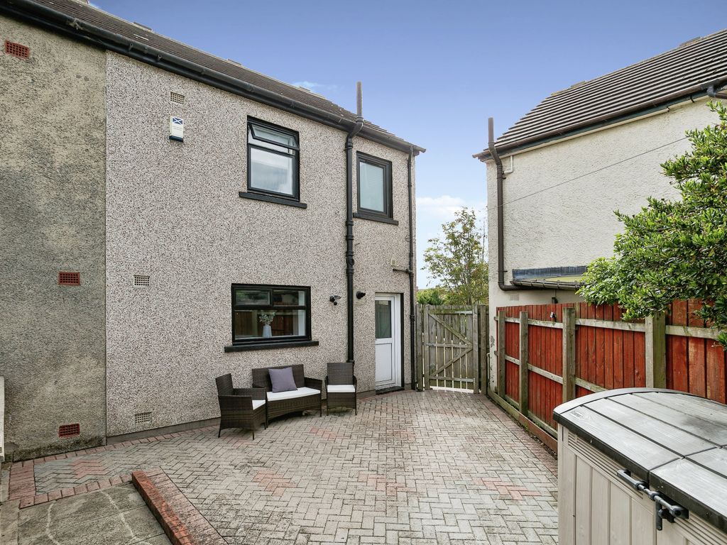 2 bed end terrace house for sale in Long Walk Road, Aberdeen AB16, £140,000