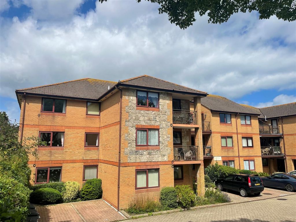 2 bed flat for sale in Victoria Avenue, Shanklin PO37, £179,950