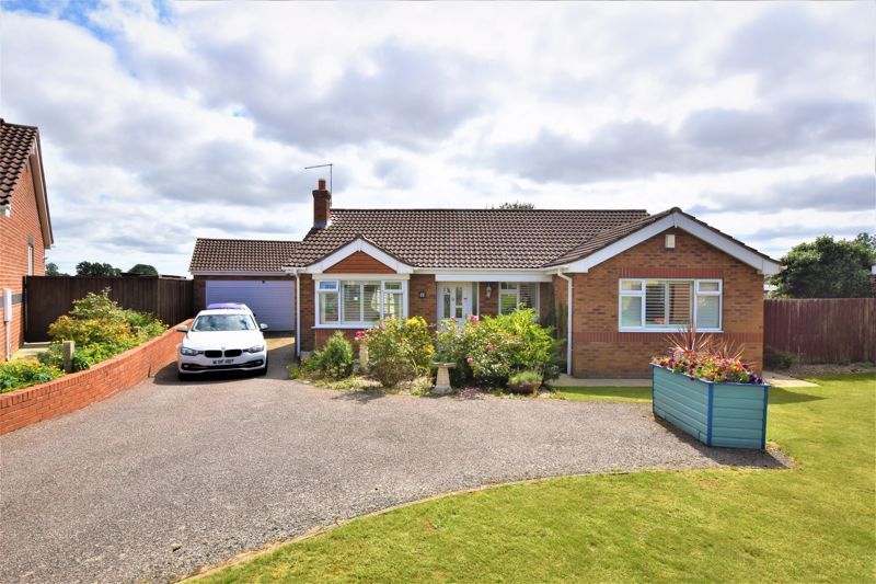 3 bed detached bungalow for sale in The Paddock, Cherry Willingham, Lincoln LN3, £337,500