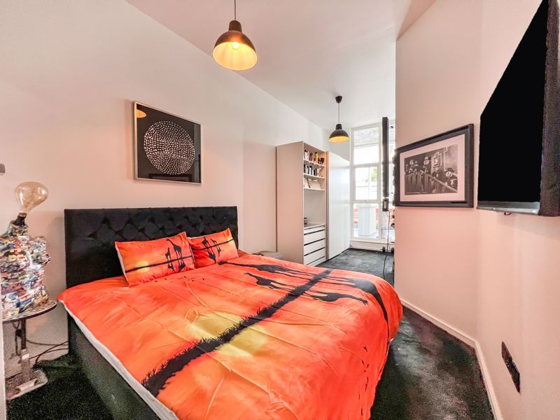 2 bed flat for sale in Blackburn Road, Bolton BL1, £200,000