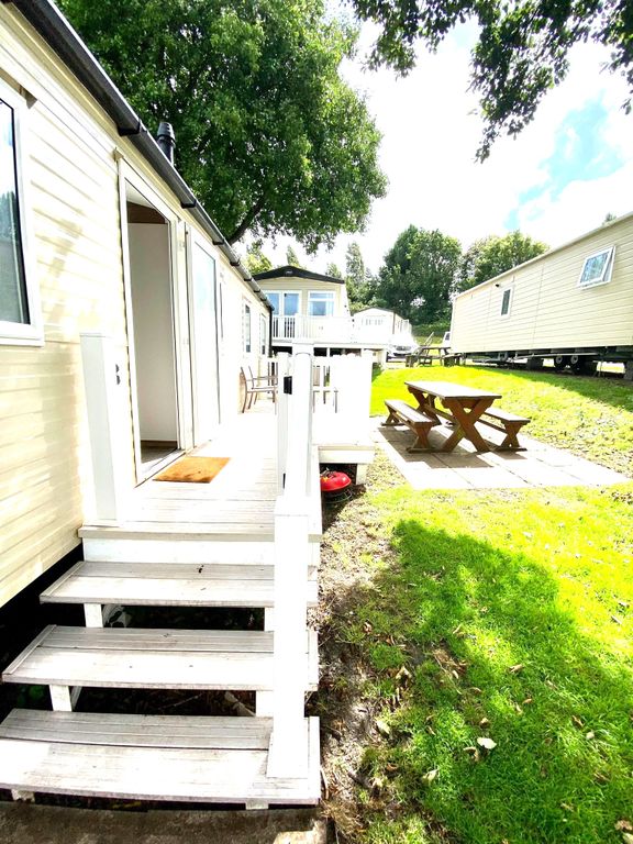 3 bed mobile/park home for sale in Rockley Park, Hamworthy, Poole BH15, £23,500