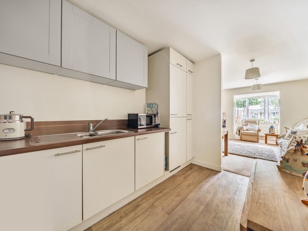 1 bed flat for sale in Eden Road, Dunton Green, Sevenoaks TN14, £265,000