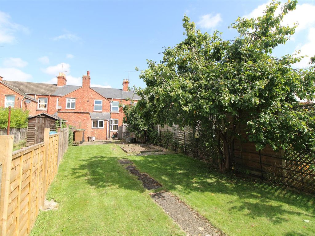 2 bed property for sale in Braunston Road, Daventry NN11, £215,000