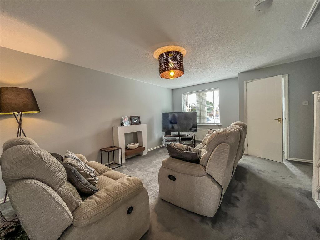 3 bed semi-detached house for sale in Laburnum Close, Rogerstone, Newport NP10, £260,000