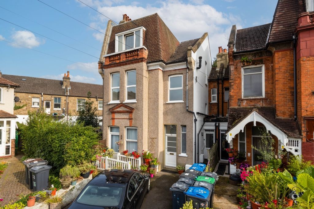 1 bed flat for sale in Broad Green Avenue, Croydon CR0, £239,950