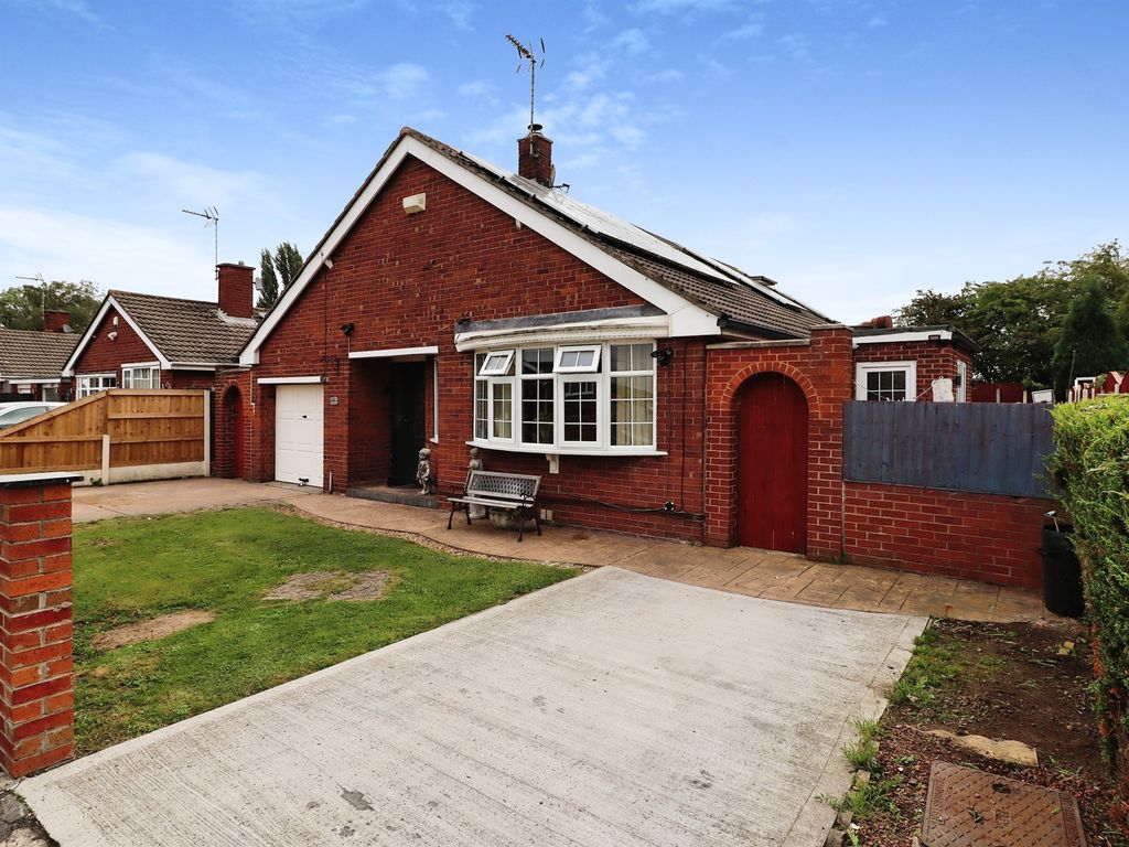 3 bed detached bungalow for sale in Newfields Avenue, Moorends, Doncaster DN8, £230,000