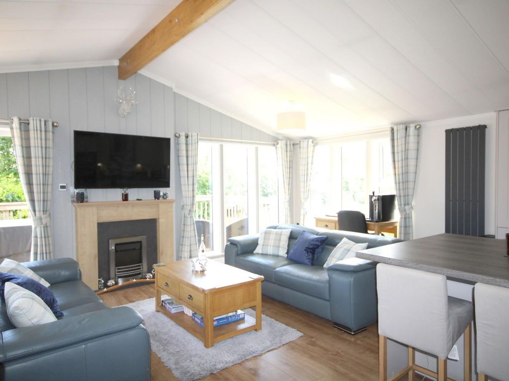 3 bed mobile/park home for sale in Juniper Lodge, Oakwood, Rudding Park, Harrogate HG3, £220,000