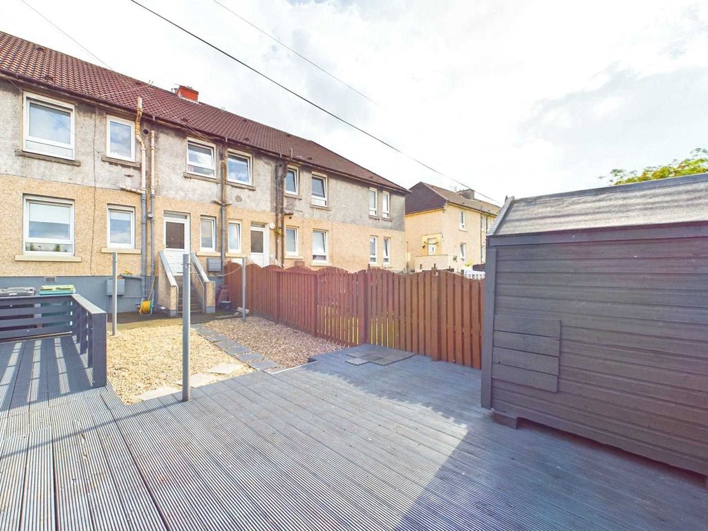4 bed flat for sale in Strain Crescent, Airdrie ML6, £100,000